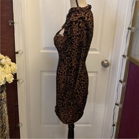 Lavish Alice Elegant Leopard Print Long Sleeve Dress,,US2 - Picture 7 of 13